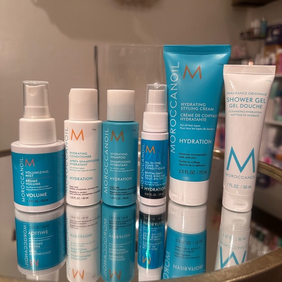 Moroccanoil travel size hair bundle and body wash - Picture 1 of 5